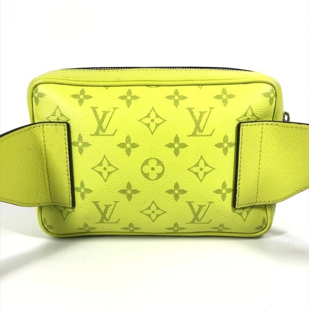 LOUIS VUITTON M30239 Taigalama Outdoor Messenger PM Shoulder Bag body bag - Picture 2 of 16